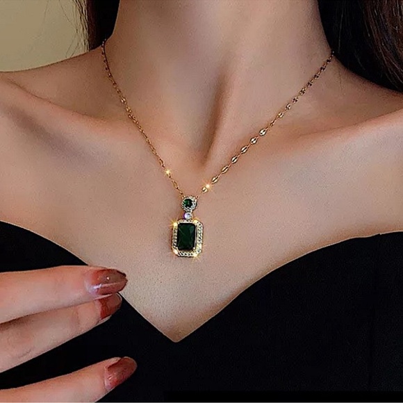 Emerald Gold Plated Zircon Charm Pendant Necklace Matching Earrings Set - Picture 5 of 12